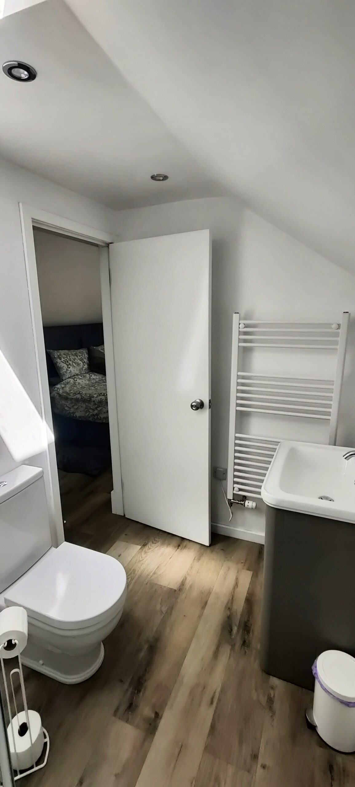 Ensuite - showing toilet and wash basin